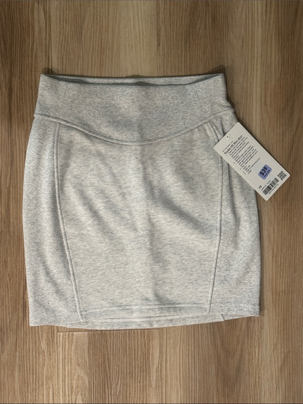 LULULEMON Scuba High-Rise Mini Skirt, size XS. NWT.